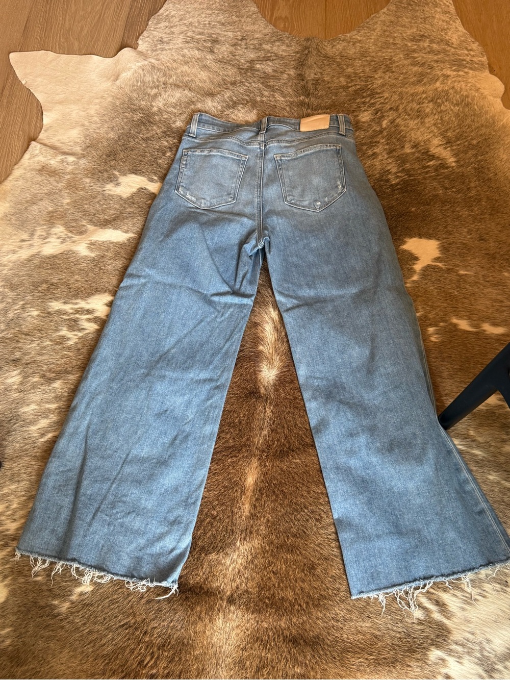 PAIGE Anessa Wide-Leg Jeans - Picture 5 of 8